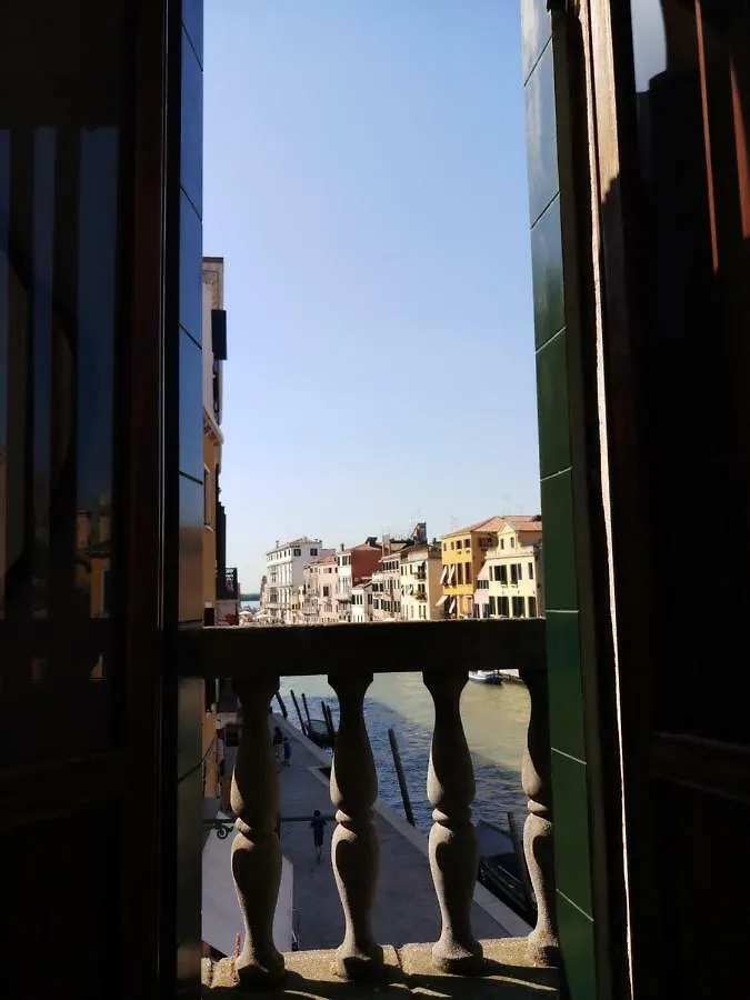 Calle Rielo Great Canal View Venice Apartment